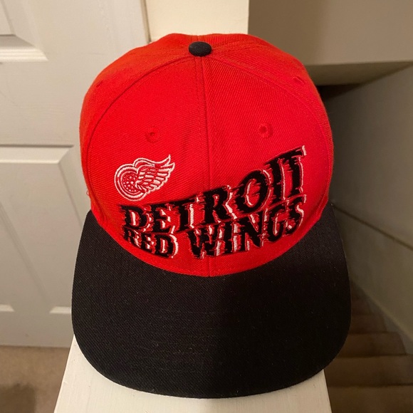 Detroit Redwings CCM Special Edition Team Color stitched Flat Brim Hat - Picture 3 of 7